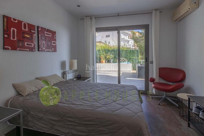 Foto f1eb0fec-a63d-4fa6-939a-a1544a93a6d9. Casa moderna villa unifamiliar en quintmar en Levantina - Montgavina - Quintmar Sitges