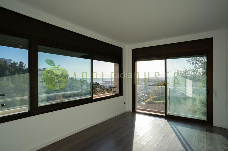 Foto ae10b138-880c-4879-9338-a8202fde84af. Xalet amb aparcament piscina a Levantina - Montgavina - Quintmar Sitges