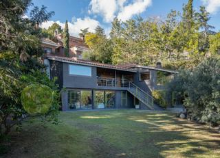 Chalet à Premià de Dalt. Exquisito oasis familiar vida urbana tranquila en el barrio cisa