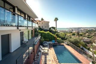 Haus  Carrer de la  creueta. Moderna villa con vistas al mar