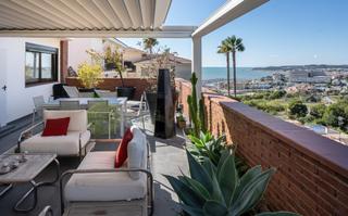 Haus  Carrer de la  creueta. Moderna villa con vistas al mar