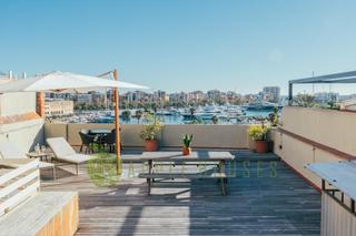 Ático  Paseo colón. Ático de ensueño con terraza privada y vistas al puerto en el co