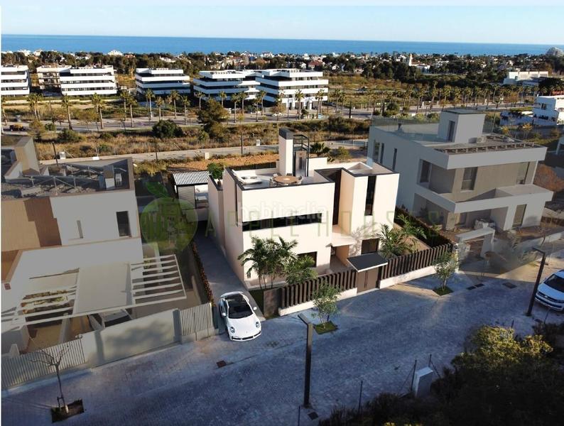 Foto 2b190c2c-416c-44d7-a8f9-e7db1cab1e9b. Casa amb calefacció aparcament piscina a Can Pei Sitges