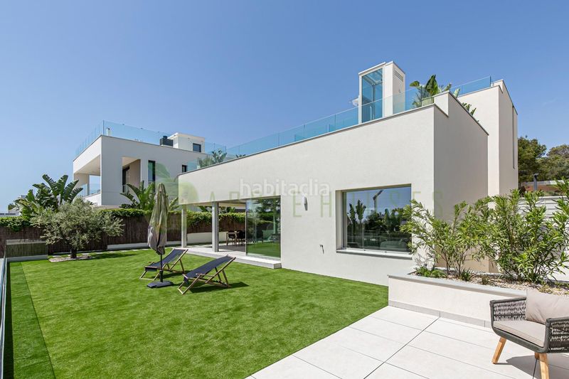 Foto 40cce46f-0672-4aea-a8b4-4cf230f21f17. Casa amb calefacció aparcament piscina a Can Pei Sitges