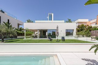 Casa  Carrer de margarida xirgu. Espectacular casa en venta en la plana