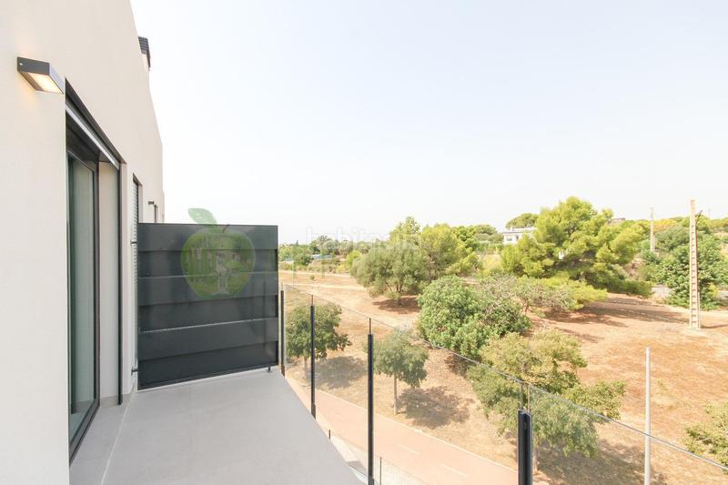 Foto 13dd8db2-8c9c-4b8f-945b-ac265bc60ebe. Ático  de obra nueva con vistas al mar, luminoso y elegante en Vilanova i la Geltrú