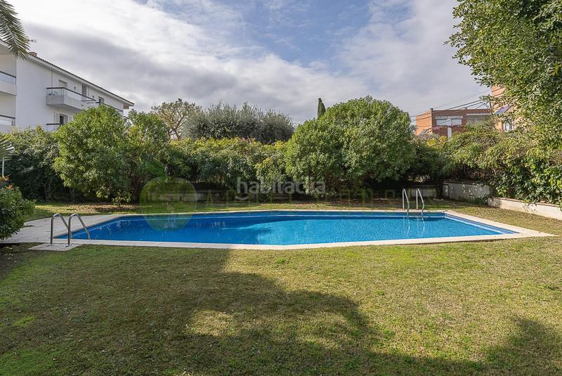 Foto ac0bca54-03a3-466d-b3c1-9e98645c69de. Erdgeschoss mit heizung parking pool in Can Girona - Terramar - Vinyet Sitges