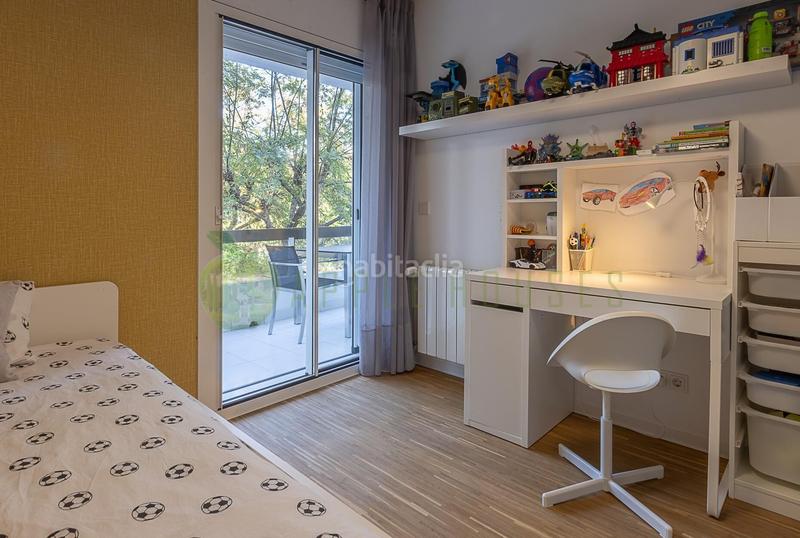 Foto fc685aad-917e-4b05-97d9-fbb925a05bc2. Erdgeschoss mit heizung parking pool in Can Girona - Terramar - Vinyet Sitges