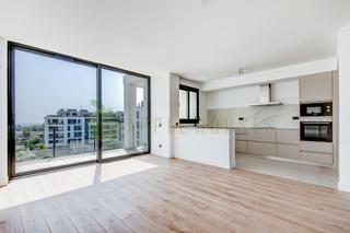 Pis  Avenida de la collada. Piso de reciente construccin con vistas al mar, luminoso y eleg