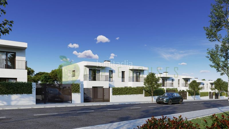 Foto 2064f94a-9928-48fe-82e6-b7f0e3eb5bfb. Casa aparellada amb calefacció aparcament a Bellamar Calafell