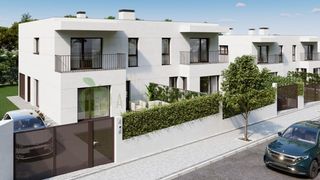 Casa aparellada  Calle de duesaigües. Casas individuales y pareadas de obra nueva