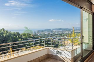 House  Passeig dels ametllers. Vivienda unifamiliar con vistas al mar en quint mar