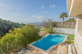 Casa  Passeig dels ametllers. Vivienda unifamiliar con vistas al mar en quint mar