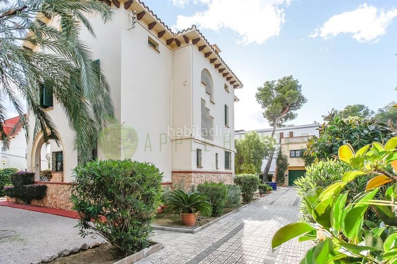 Foto cc7472fb-5e0a-4da6-b275-65c10b044986. Casa amb calefacció aparcament piscina a Can Girona - Terramar - Vinyet Sitges