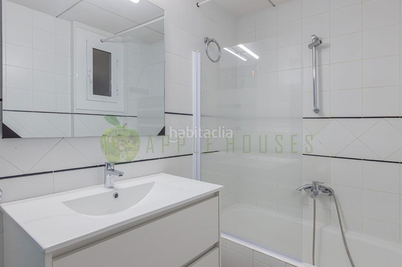 Foto 3e8e9c02-aed6-4aee-aa29-15bcf93d9e1d. Pis amb aparcament piscina a Can Girona - Terramar - Vinyet Sitges