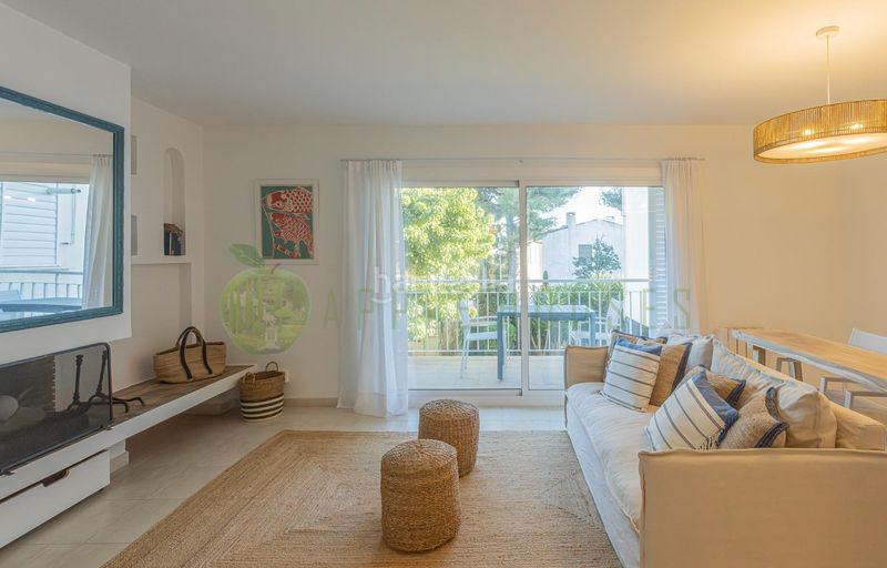 Foto 8939a4fa-2a23-4d74-8ae4-21212d18fb0a. Pis amb aparcament piscina a Can Girona - Terramar - Vinyet Sitges