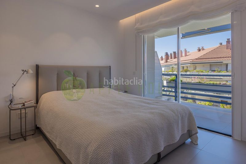 Foto a38789ee-bf19-4cc9-a60f-155005585187. Àtic amb calefacció aparcament piscina a Can Girona - Terramar - Vinyet Sitges