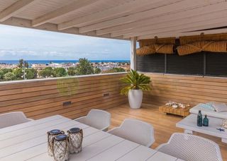Dachwohnung in La Plana. Ático esquinero en la plana, sitges