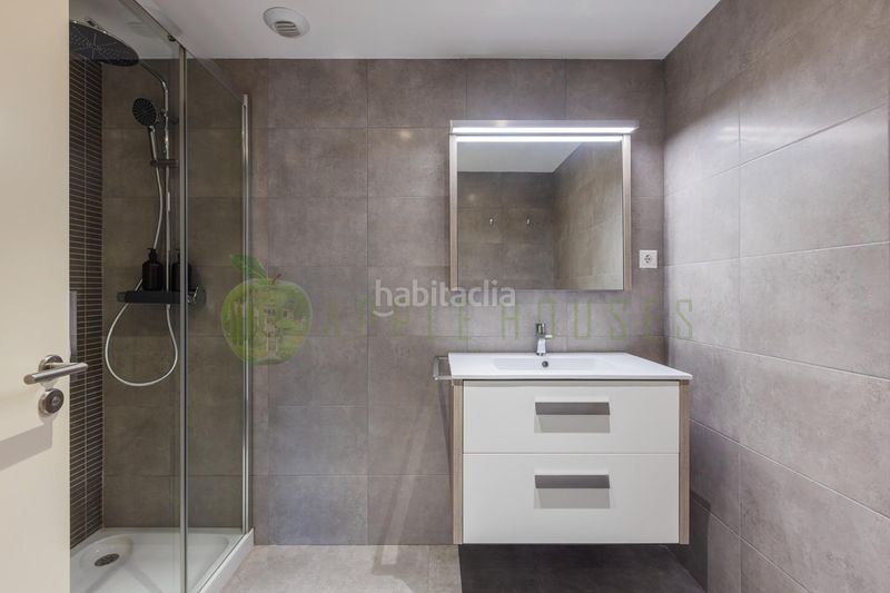 Foto a890febf-a010-4768-a0ee-7363b815e1c4. Àtic amb calefacció aparcament piscina a La Plana Sitges