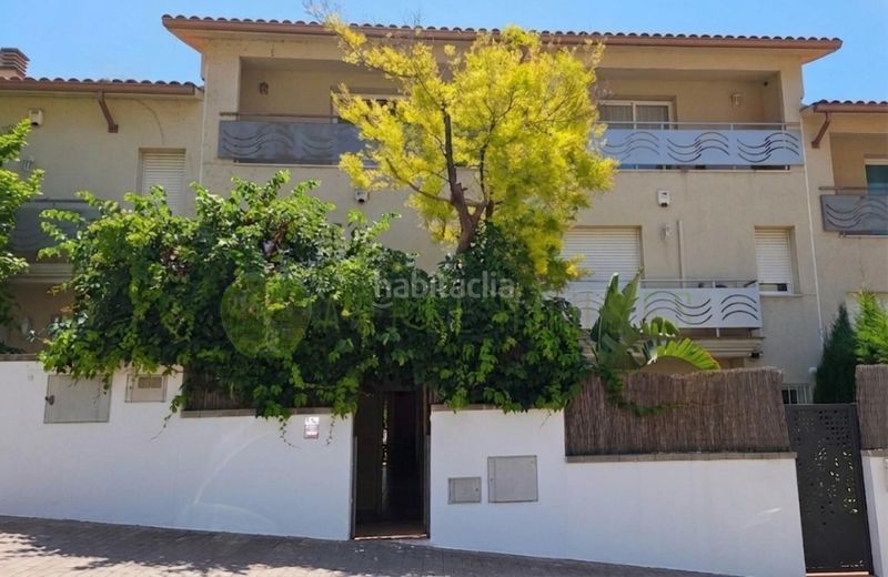 Foto 03b3d5ca-861e-401a-bda3-0d991a85dc07. Casa adossada amb calefacció aparcament piscina a Sitges