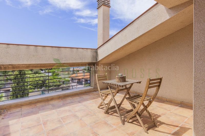 Foto 3d4d5860-822a-4e24-bd8e-7338513175ea. Casa adossada amb calefacció aparcament piscina a Sitges