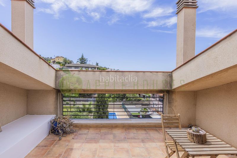 Foto 5f48d5af-dc60-465e-8816-5dc7100df504. Casa adossada amb calefacció aparcament piscina a Sitges