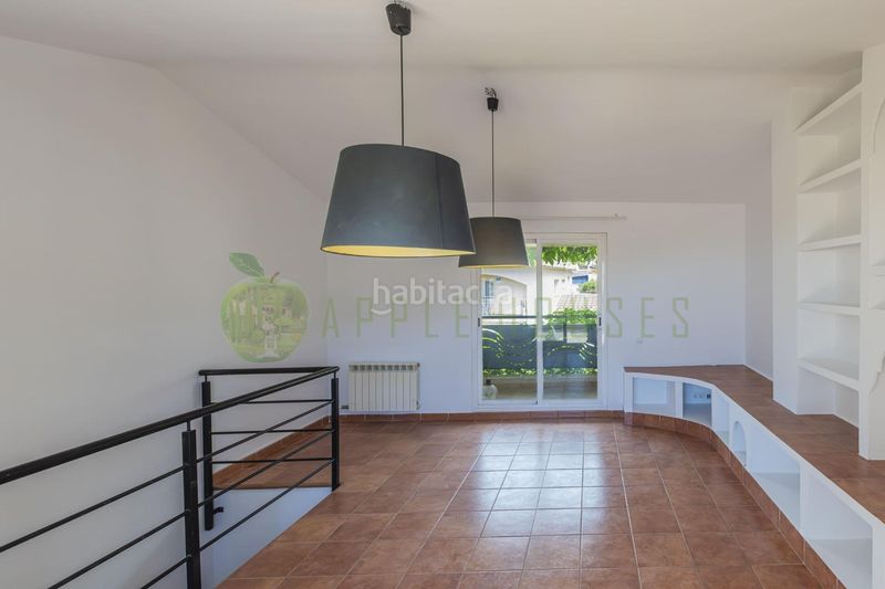 Foto a100ac11-7946-45c6-9406-6bac85824c8c. Casa adossada amb calefacció aparcament piscina a Sitges