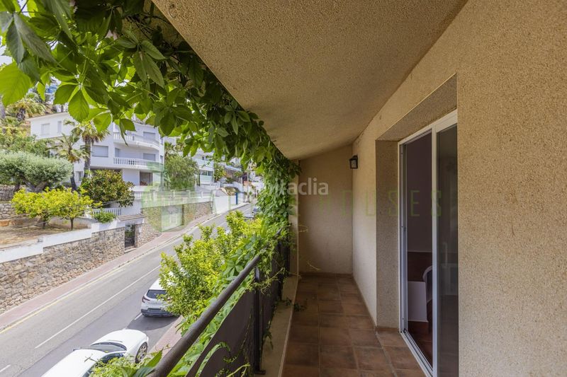 Foto c4f3f38f-0f66-490d-956d-84babc160954. Casa adossada amb calefacció aparcament piscina a Sitges