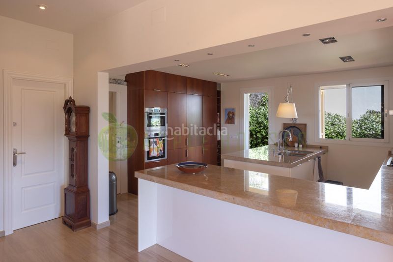 Foto 01bbd760-5858-45a1-8b11-83c30a078618. Casa amb calefacció aparcament piscina a Vallpineda-Santa Bàrbara Sitges
