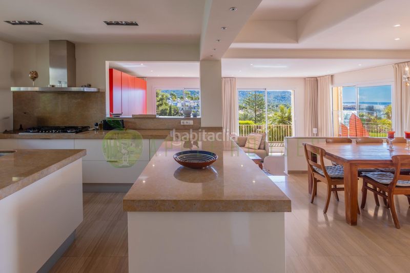 Foto 5c92da28-e301-4dcc-80da-29185fa61182. Casa amb calefacció aparcament piscina a Vallpineda-Santa Bàrbara Sitges