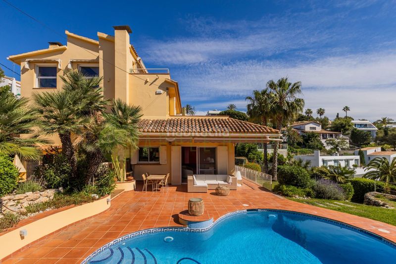 Foto 98767b64-8d94-42e8-ae5d-d11297041166. Casa amb calefacció aparcament piscina a Vallpineda-Santa Bàrbara Sitges