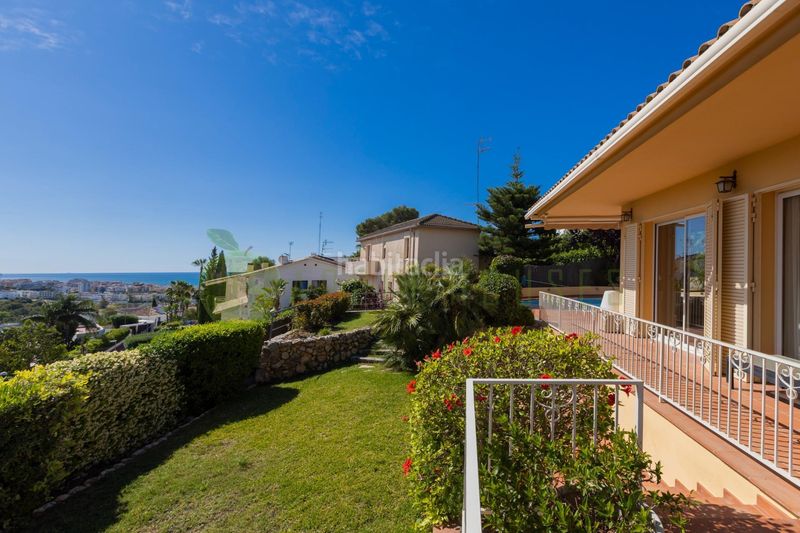 Foto a8f11bb7-c6e7-49d0-b668-35dea3b5d8fe. Casa amb calefacció aparcament piscina a Vallpineda-Santa Bàrbara Sitges