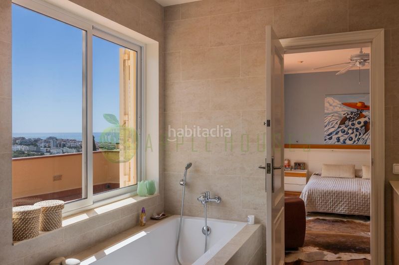Foto ab017af7-b9bf-4be2-a2c6-fe7459daf0b8. Casa amb calefacció aparcament piscina a Vallpineda-Santa Bàrbara Sitges