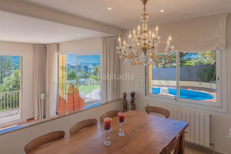 Foto f3510bec-567a-4322-b742-e7985d9e83de. Casa amb calefacció aparcament piscina a Vallpineda-Santa Bàrbara Sitges