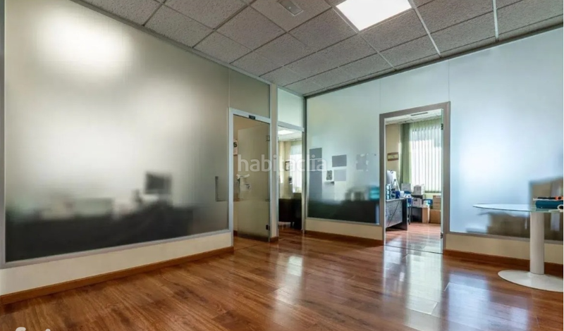 Foto ce899cc4-03cc-4fa6-bcb3-8fc152d56d33. Locale commerciale con riscaldamento in Barrio de Zaidín Granada