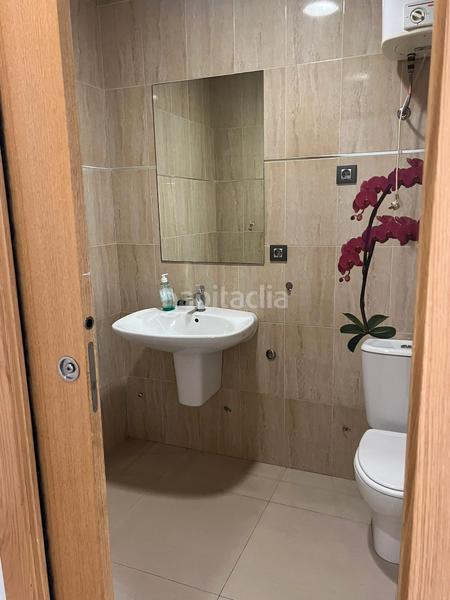 Foto c3a4fdfd-2574-44d5-9882-e77c6f004e93. Locale commerciale in avenida de barcelona 9 in Barrio de Zaidín Granada