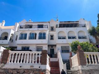Casa aparellada a Calle cuesta godoy 17b. Preciosa casa en venta en urbanización tropicana ii, almuñécar