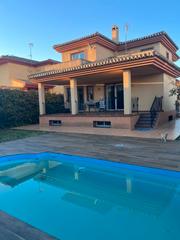 Xalet a Residencial Triana - Barrio Alto. ? espectacular chalet independiente con piscina y vistas a sierr