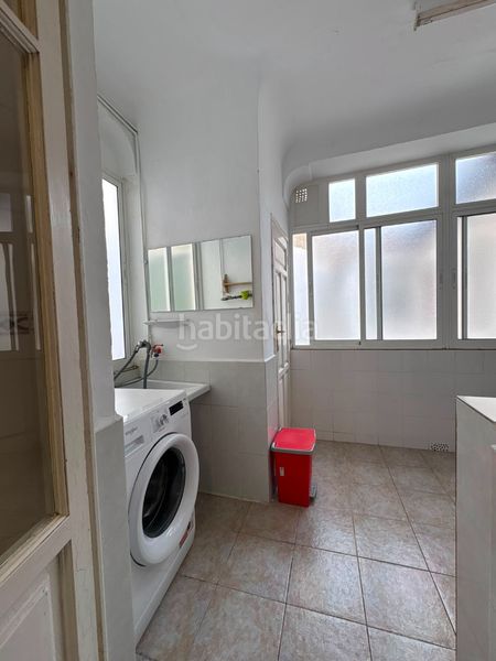 Foto 243d6fb9-a1bb-4886-8f67-747a96142b7a. Edificio en calle ventanilla 34 edificio en venta en calle ventanilla. en Granada
