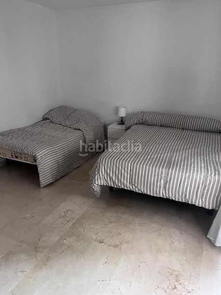 Foto b9a19339-0fc9-421e-8489-51798d5e35e7. Pis amb aparcament a San Francisco Javier Granada
