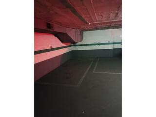 Aparcament cotxe a La Torrassa. Plaza de parking doble