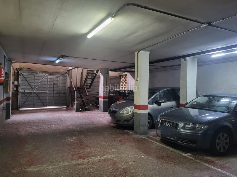 Foto dee3a2d2-2f41-4fef-83a5-8fbf56c2d64f. Aparcament cotxe a Collblanc Hospitalet de Llobregat (L´)