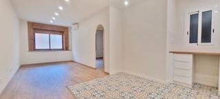 Pis  Carrer de piquer. Espectacular piso reformado a estrenar en sants - montjuic junto