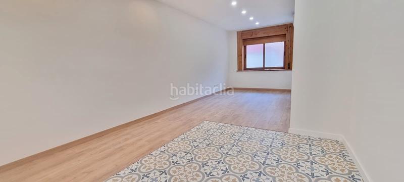 Foto 8db3313c-93fe-44f3-af48-c1214ca30e76. Pis a El Poble Sec - Parc de Montjuïc Barcelona