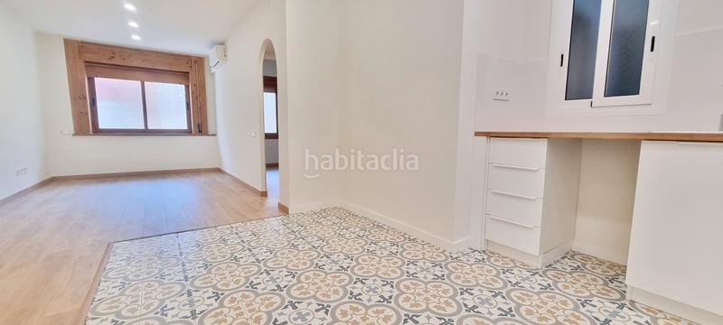 Foto 998ac08b-29bd-425d-b1ee-6d06a7ebc7ab. Pis a El Poble Sec - Parc de Montjuïc Barcelona