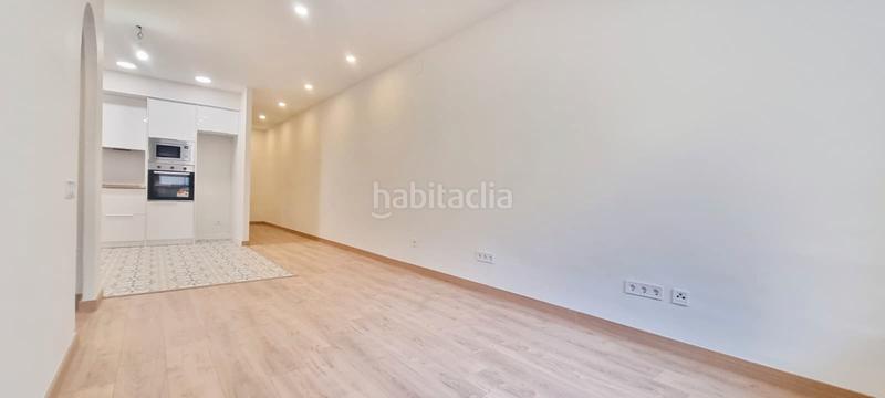 Foto f053bb21-885f-4127-9cae-7a0166ea5101. Pis a El Poble Sec - Parc de Montjuïc Barcelona