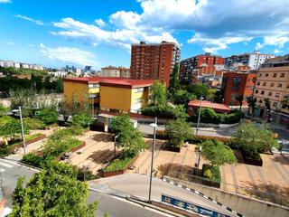 Appartement  Avinguda electricitat. ** piso para rentabilidad no de venta libre **.