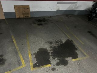 Aparcament cotxe a La Torrassa