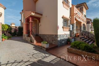 Xalet en Calle sandolina 25. Oportunidad