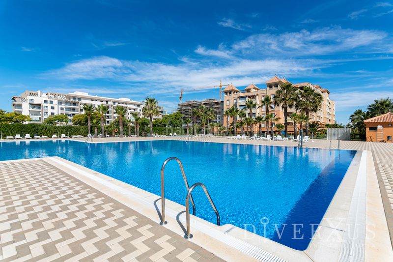 Foto 13aeabad-37d6-483d-9992-e67c0eee3cd9. Apartament a avenida de los cisnes 38 a Isla Canela Ayamonte